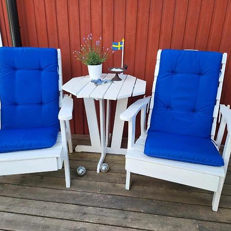 Vila Minihus Med Stor Traedgardstomt Naera Golf Och Hav Trosa Exteriér fotografie