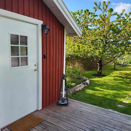 Vila Minihus Med Stor Traedgardstomt Naera Golf Och Hav Trosa Exteriér fotografie
