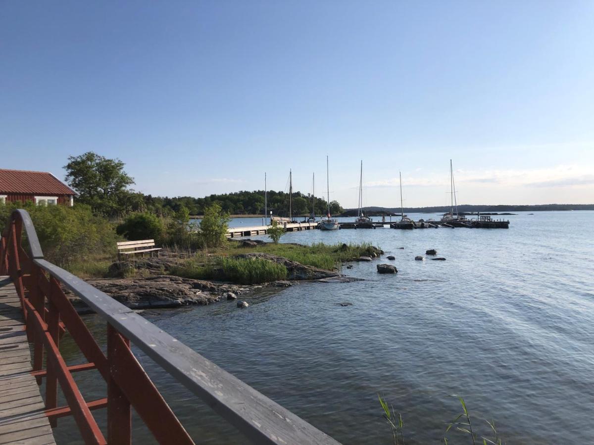 Vila Minihus Med Stor Traedgardstomt Naera Golf Och Hav Trosa Exteriér fotografie