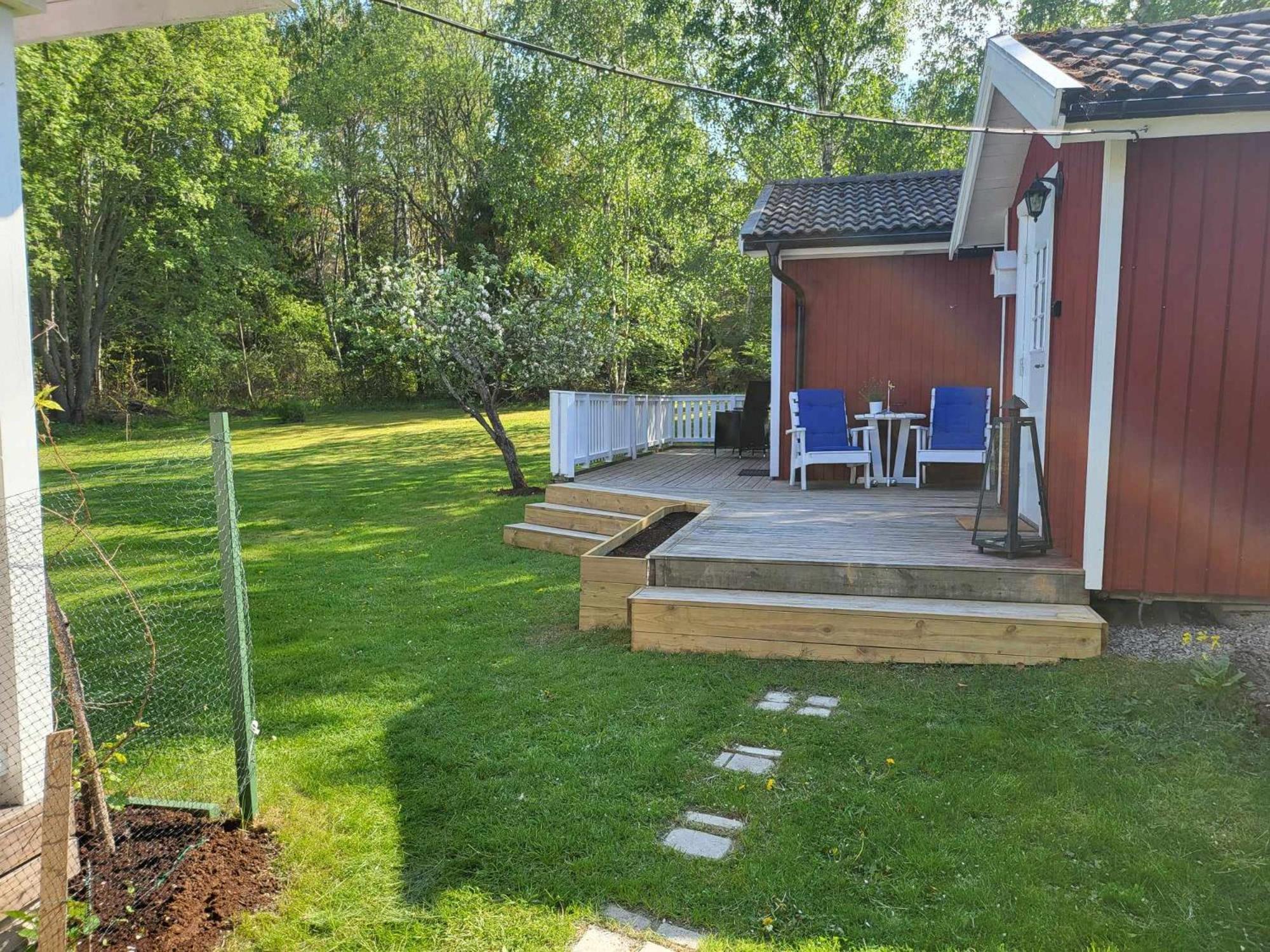 Vila Minihus Med Stor Traedgardstomt Naera Golf Och Hav Trosa Exteriér fotografie