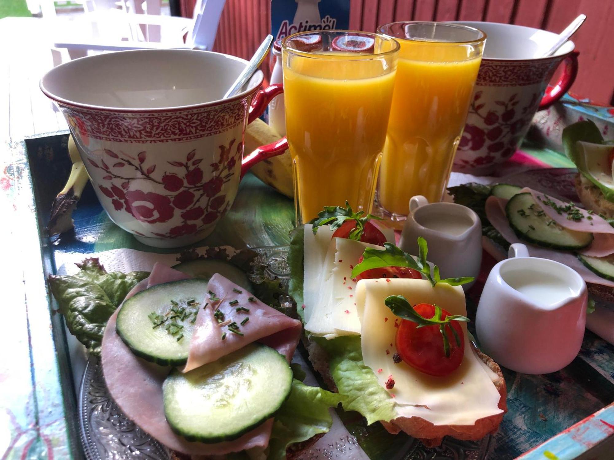 Vila Minihus Med Stor Traedgardstomt Naera Golf Och Hav Trosa Exteriér fotografie